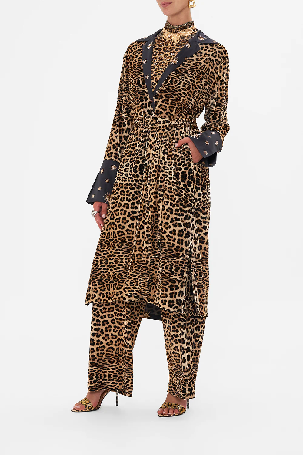 SPLIT CUFF SOFT VELVET COAT SOUL OF A STAR GAZER - Image 4