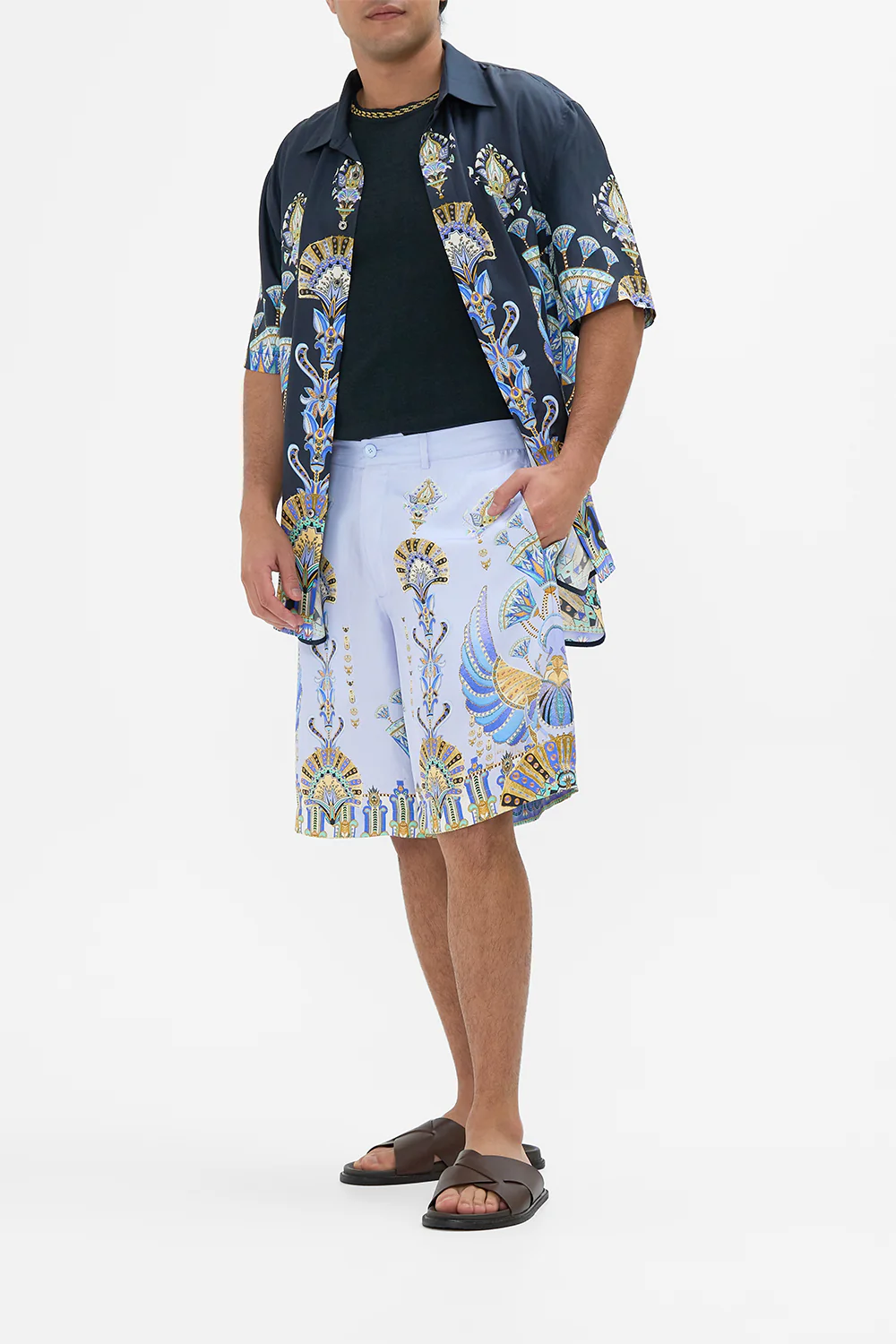 FIXED WAIST MID LENGTH WALK SHORT UNDER SCARAB SKIES - Image 4