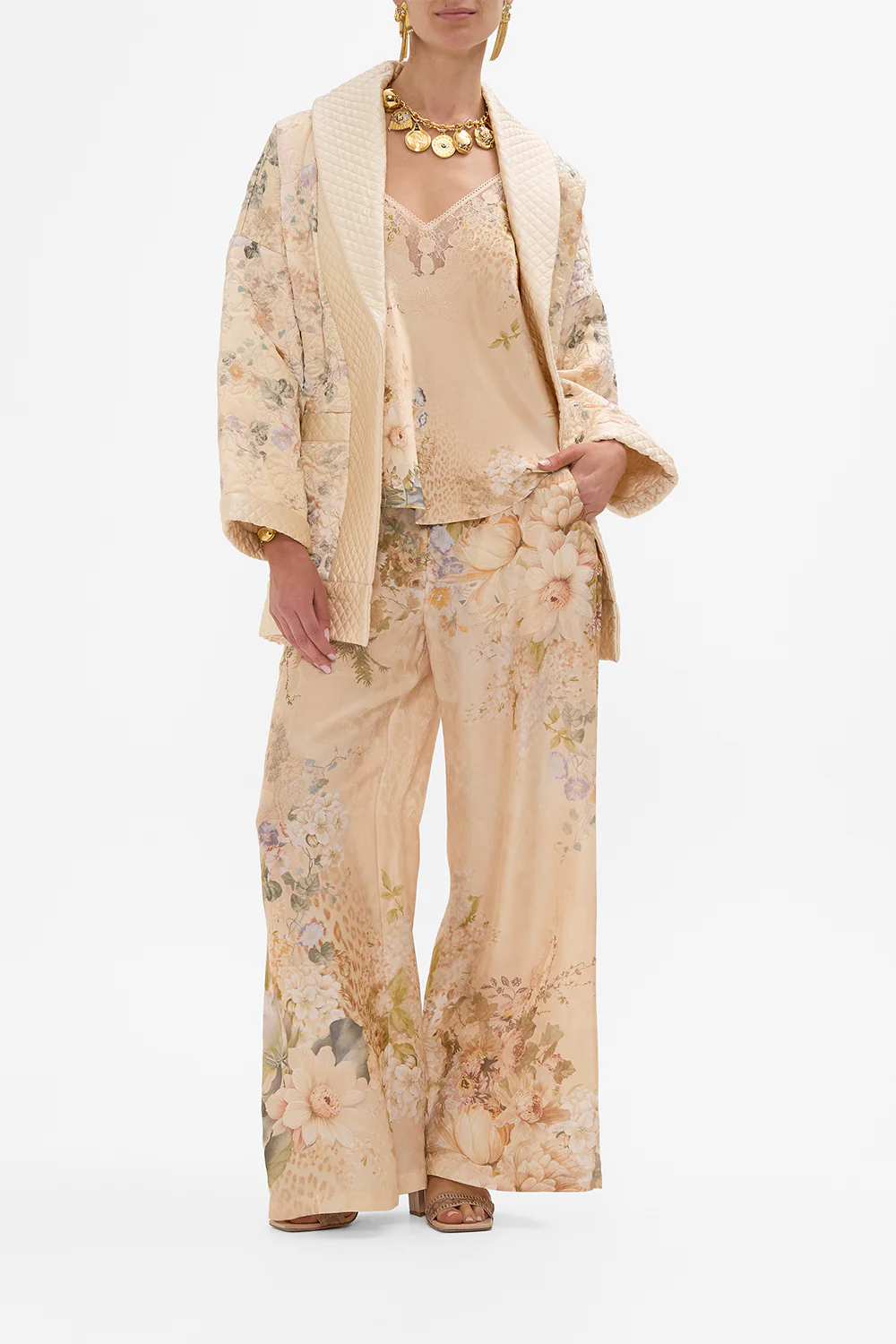 QUILTED ROLL COLLAR COAT ADORNED IN ANTIQUITY - Image 7