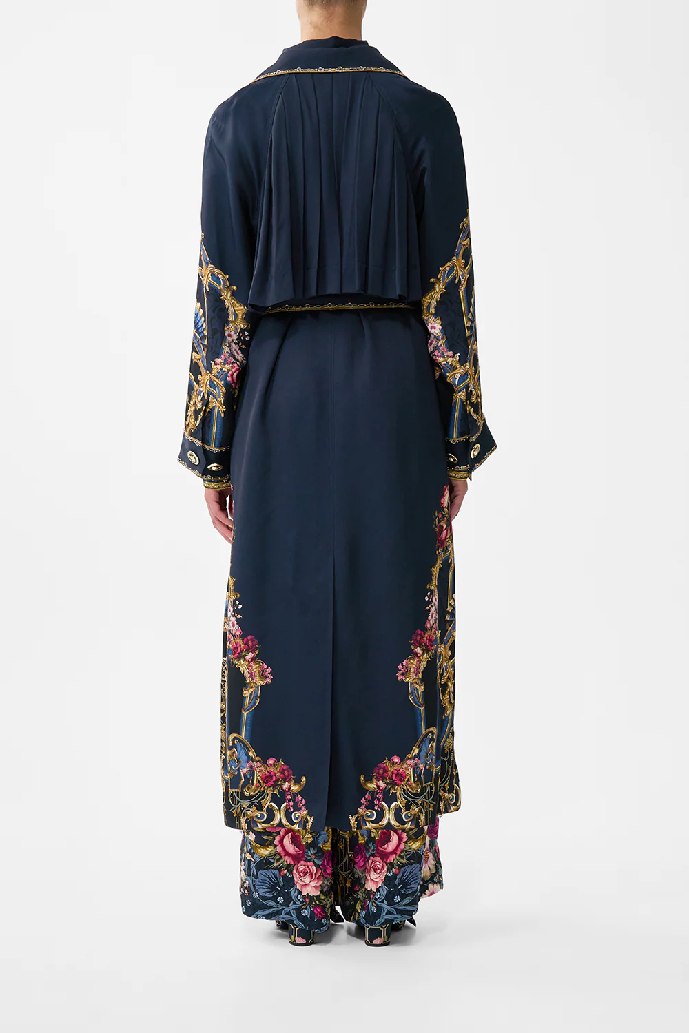 PLEATED BACK TRENCH ORNATE ON A PLATE - Image 2