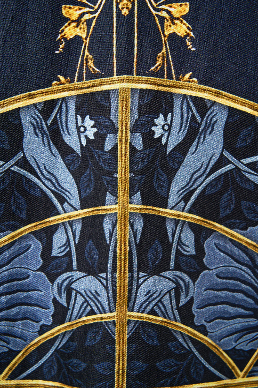 TIE FRONT PUFF SLEEVE TOP ORNATE ON A PLATE - Image 7
