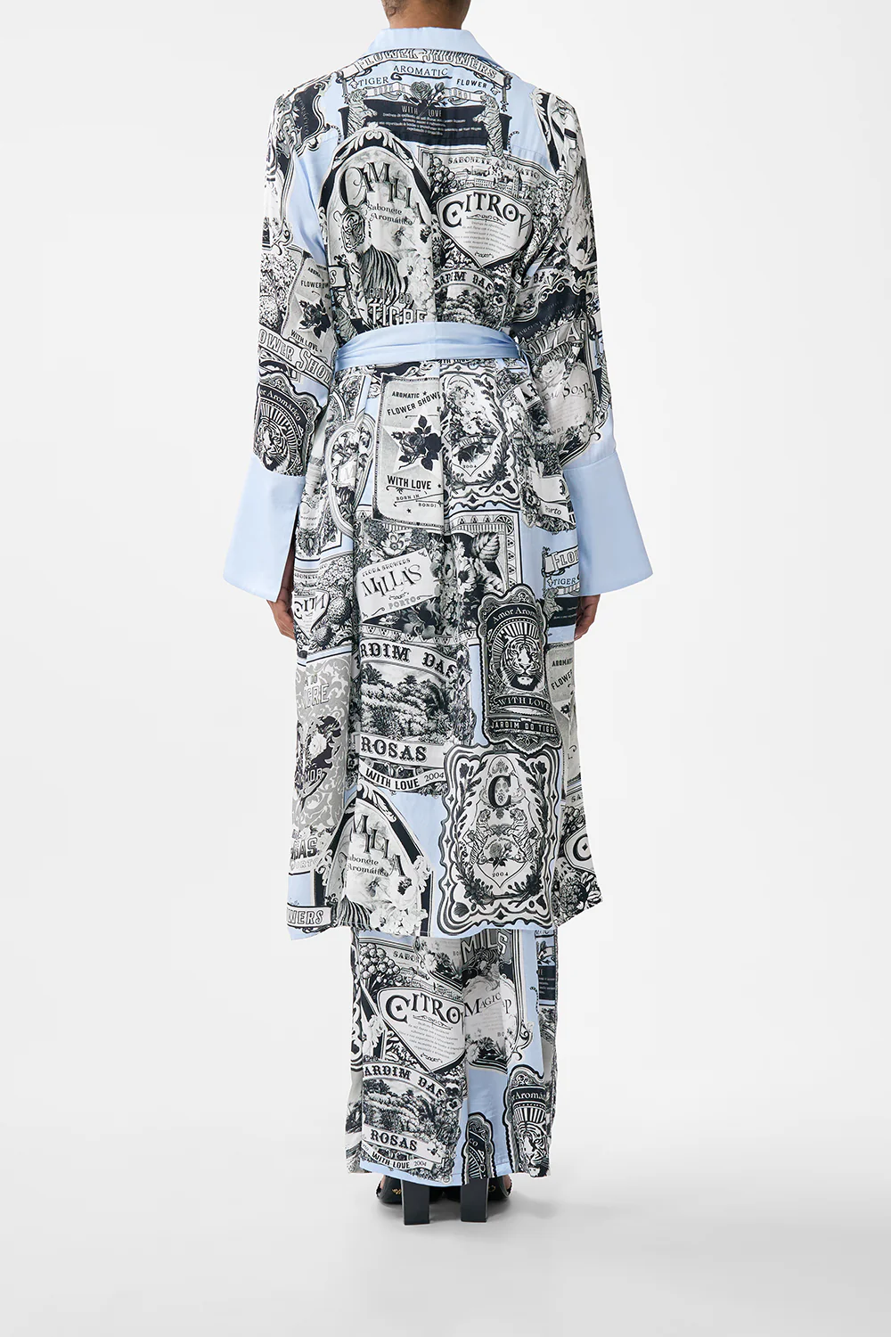 SPLIT CUFF SOFT COAT PERFUMED IN PORTO - Image 2