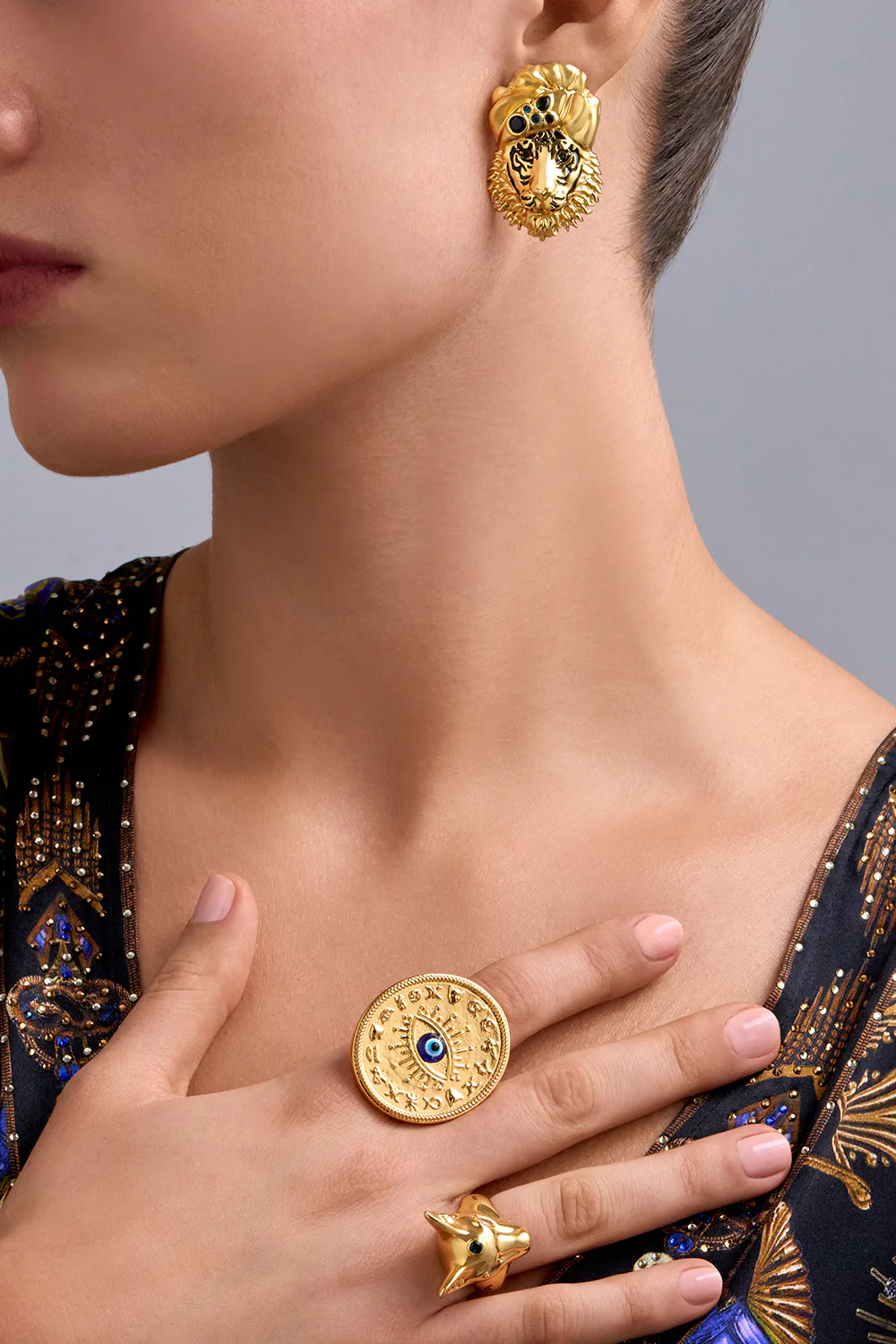 SACRED SYMBOLS JAGGI EARRINGS GOLD - Image 2