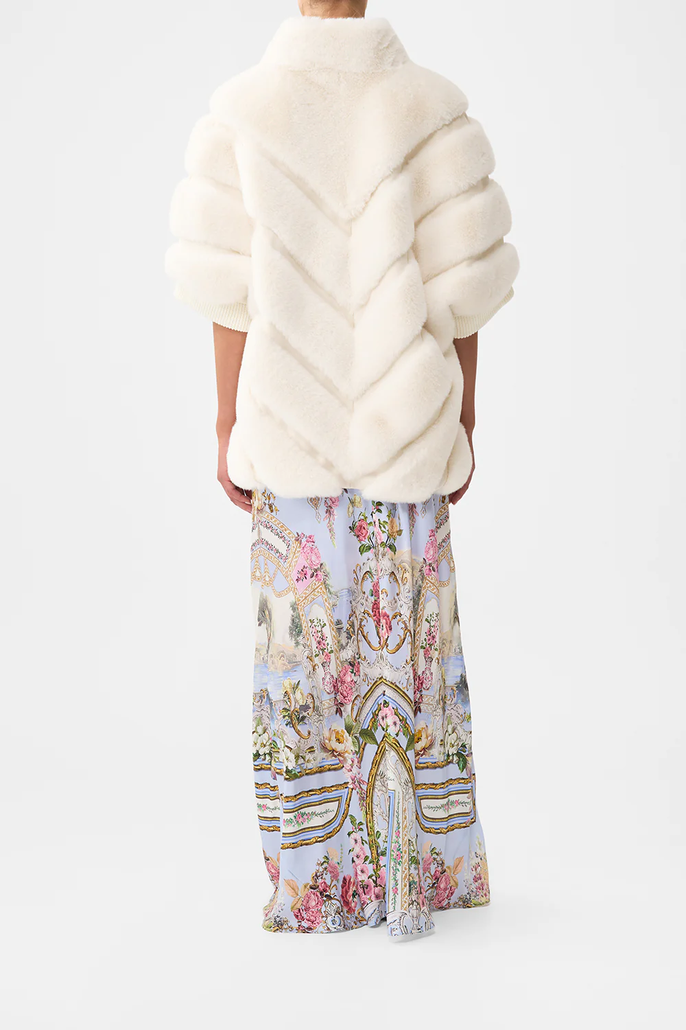 FAUX FUR SHORT SLEEVE SLOUCH JACKET TILED IN TIME - Image 2