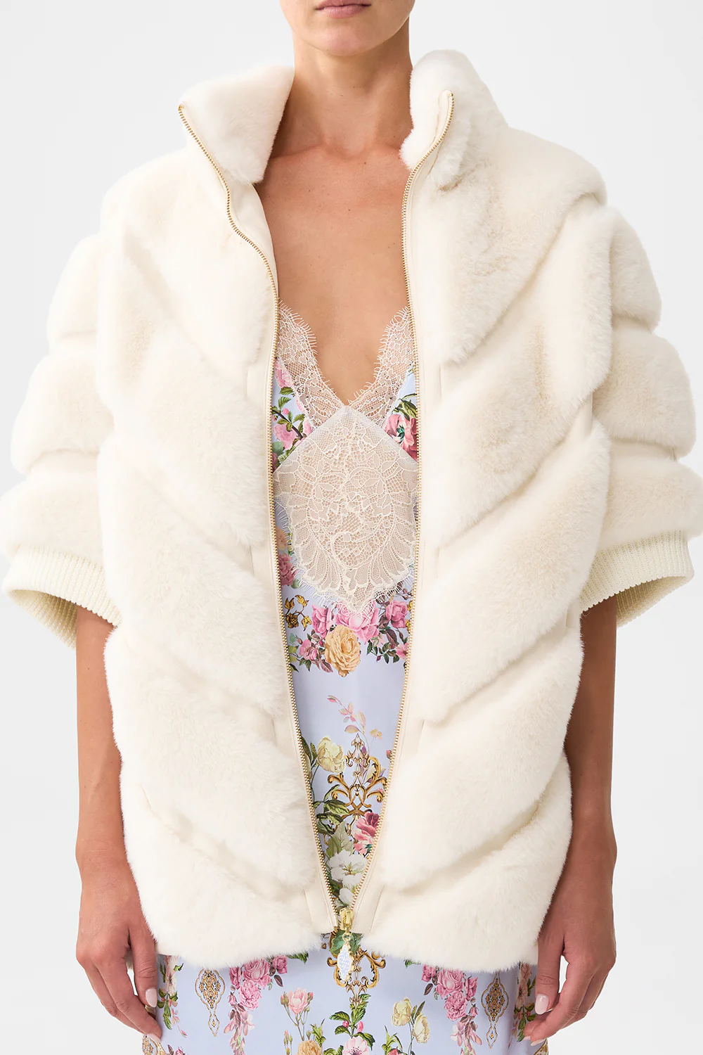 FAUX FUR SHORT SLEEVE SLOUCH JACKET TILED IN TIME - Image 6