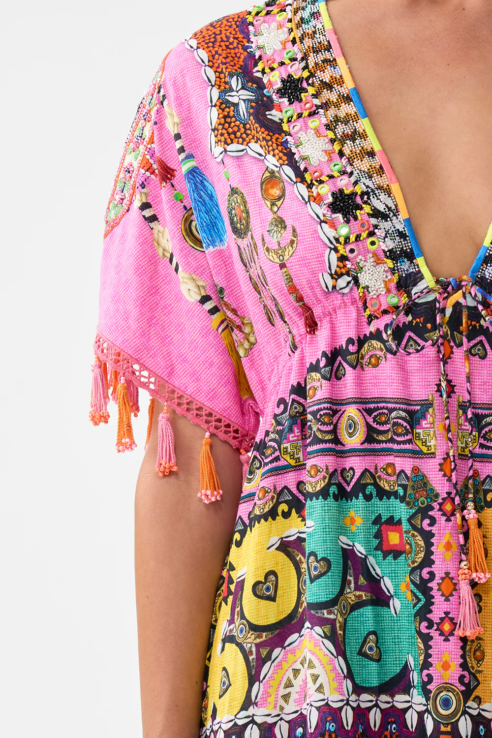 SHORT V NECK EMBROIDERED DRESS PATCHWORK PANORAMA - Image 5
