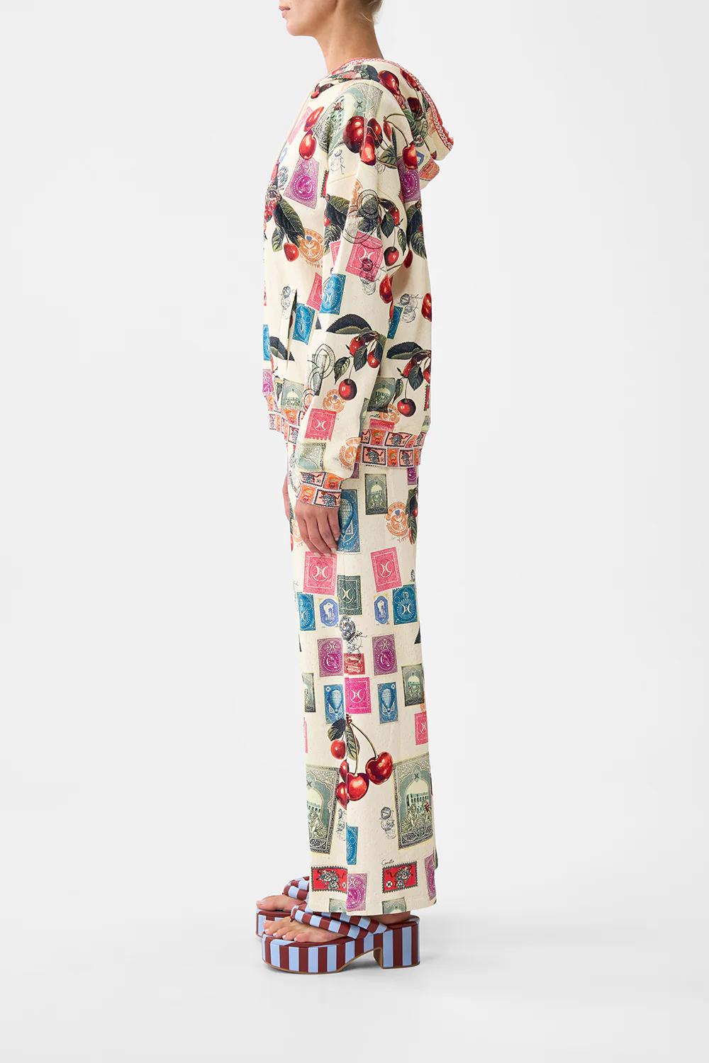 HOODIE WITH SIDE POCKETS NOTES FROM THE ROAD - Image 4