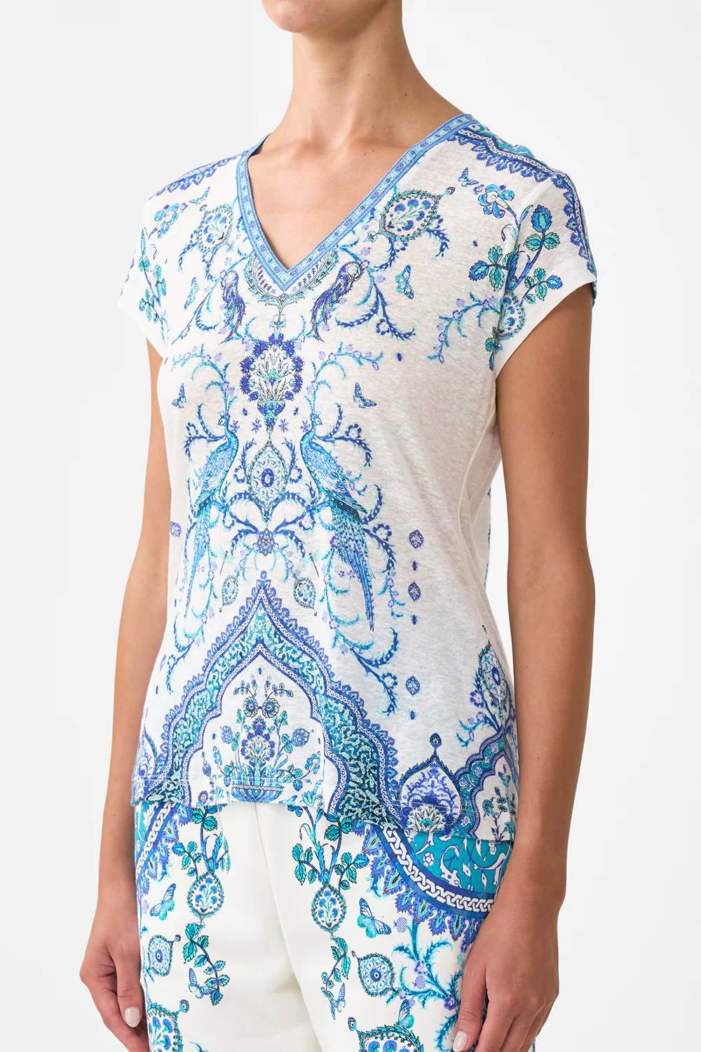 V NECK FITTED TEE ISNIK LULLABY - Image 5