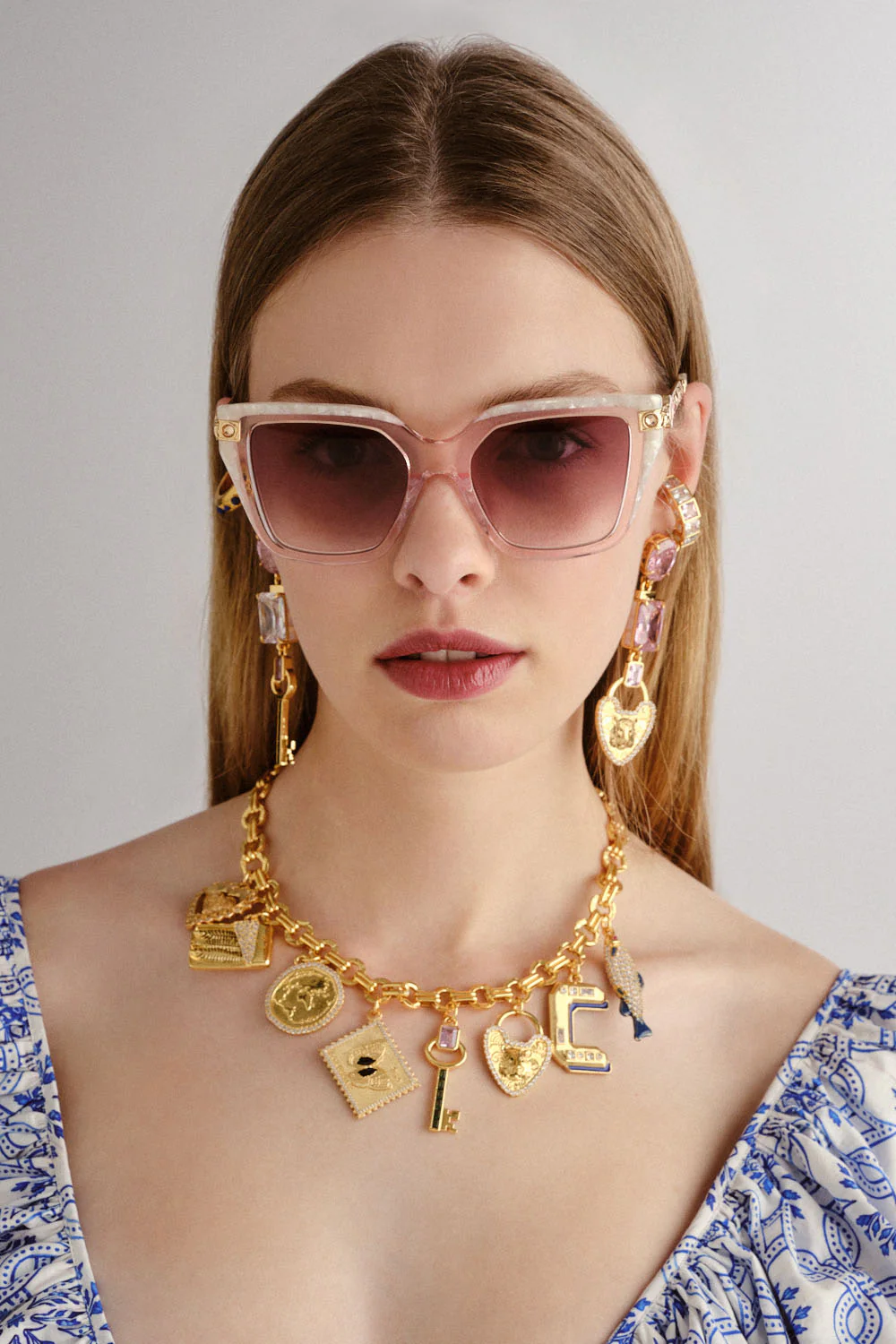 HERE COMES TROUBLE SUNGLASSES CRYSTAL ROSEWATER / IVORY MARBLE - Image 2