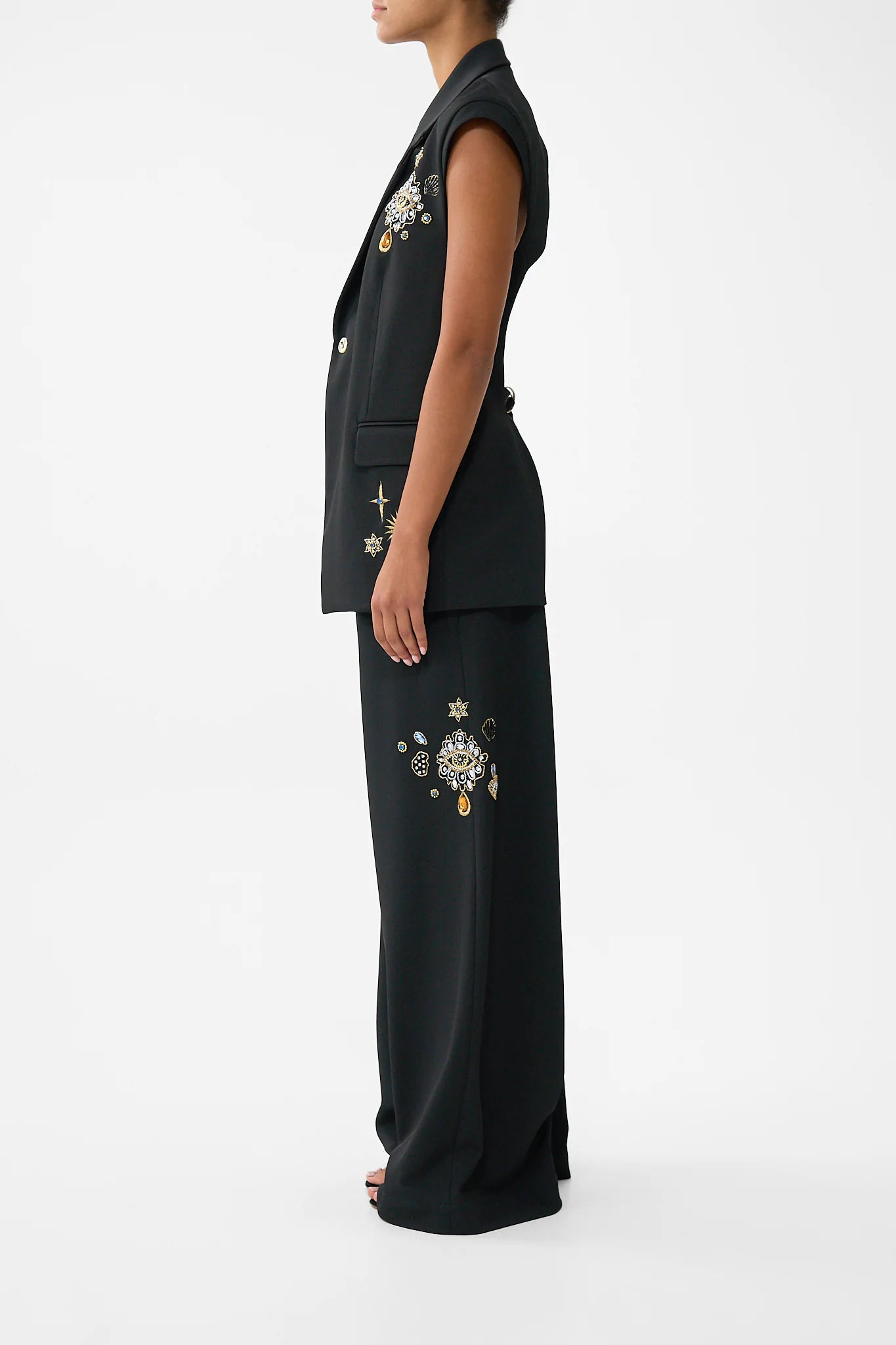 TAILORED SLEEVELESS VEST AMULETS AND ALCHEMY - Image 4