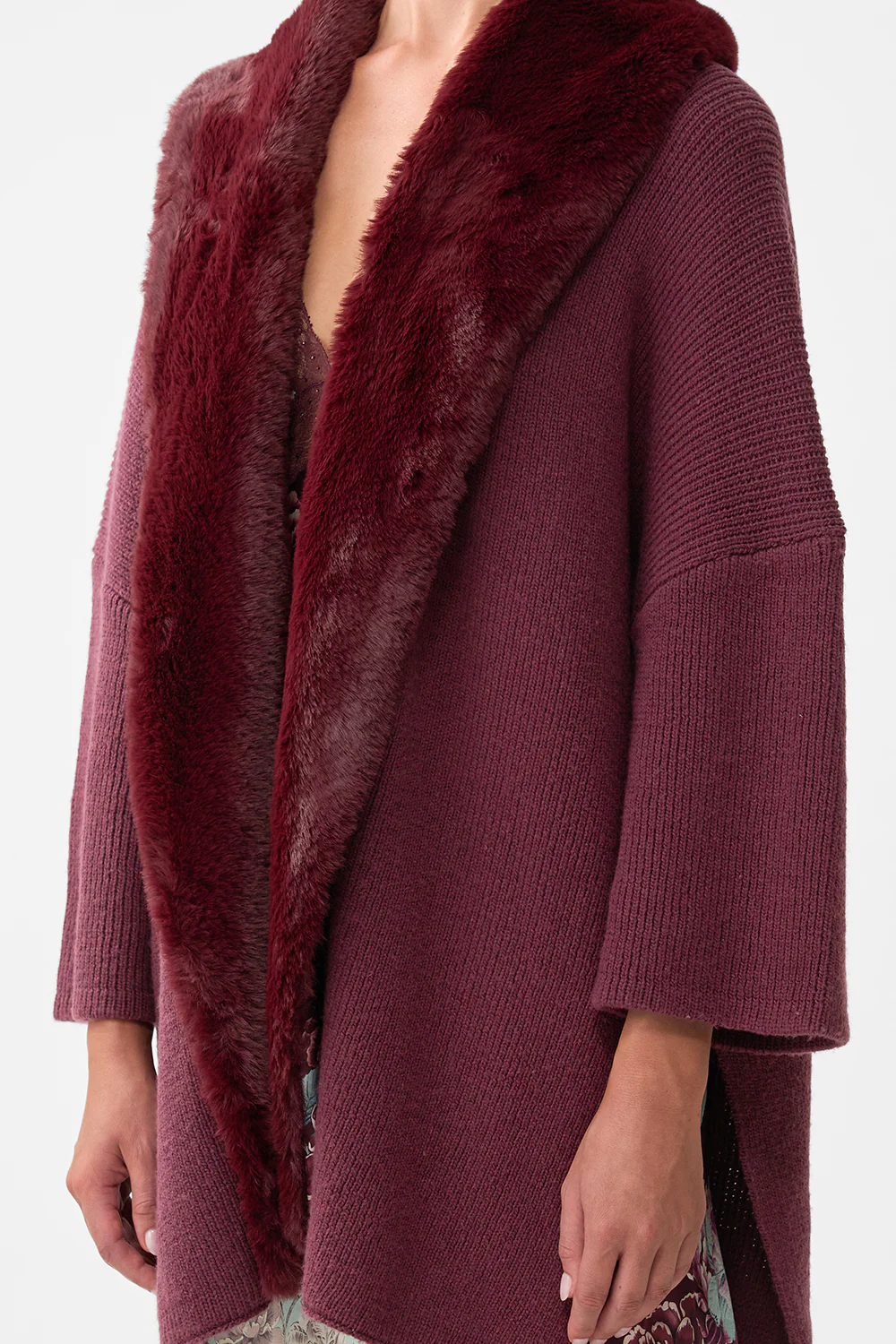KNIT RELAXED LAYER WITH FAUX FUR IF THESE TILES COULD TALK - Image 5