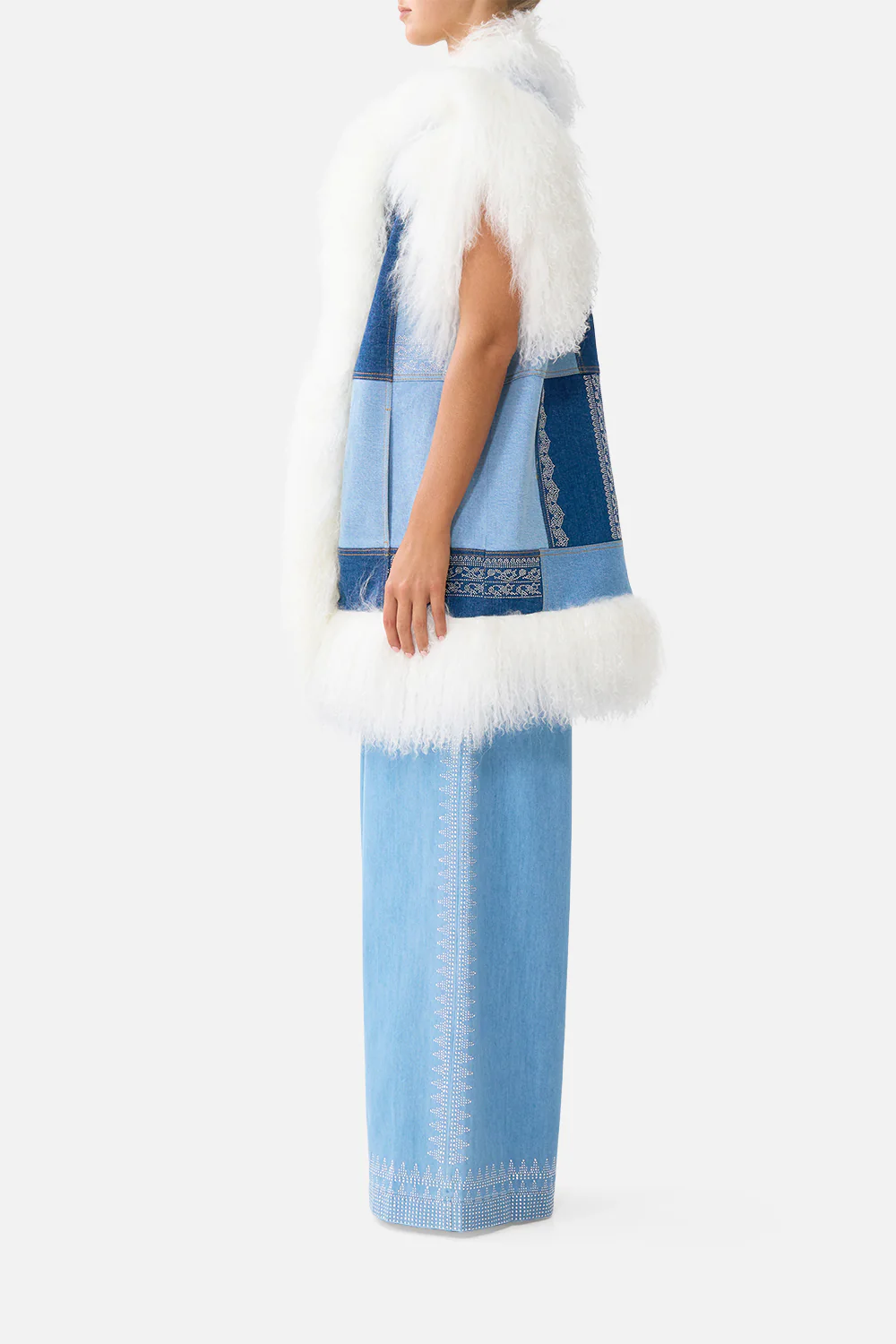 OVERSIZED SHEARLING GILET THE HUM OF THE ALHAMBRA - Image 4