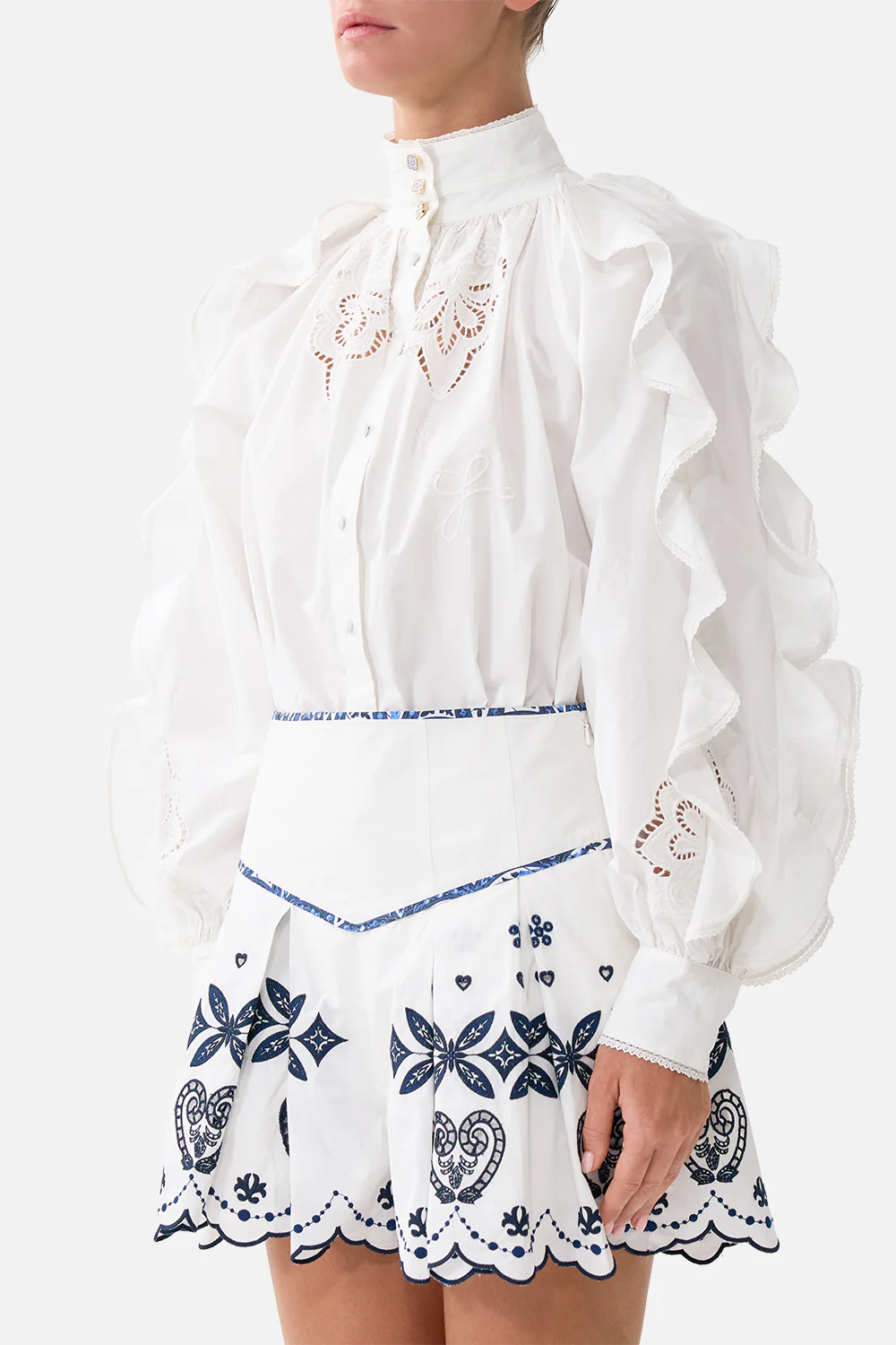 RELAXED BLOUSE WITH FRILL SLEEVE DETAIL - WHITE A TILED WONDERLAND - Image 5