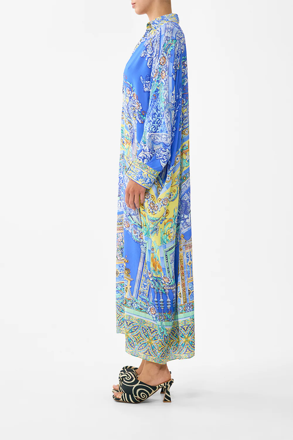 WING COLLAR KAFTAN BENEATH THE ANDALUSIAN SUN - Image 4