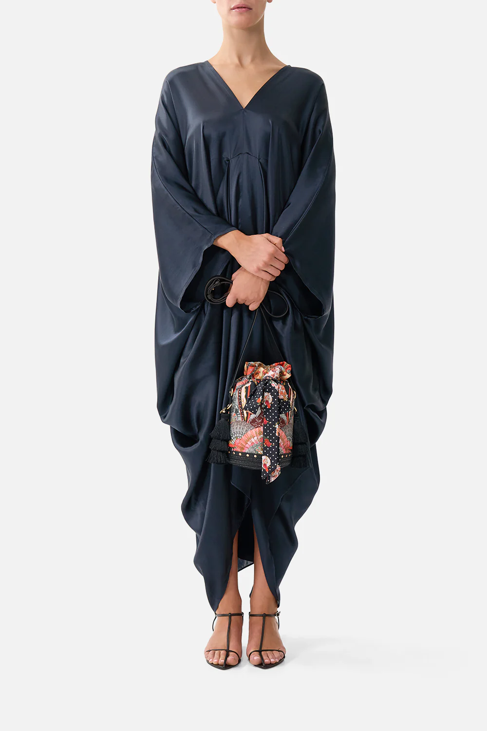 TIE TOP BUCKET BAG WITH TASSELS DAUGHTERS OF DUENDE - Image 5