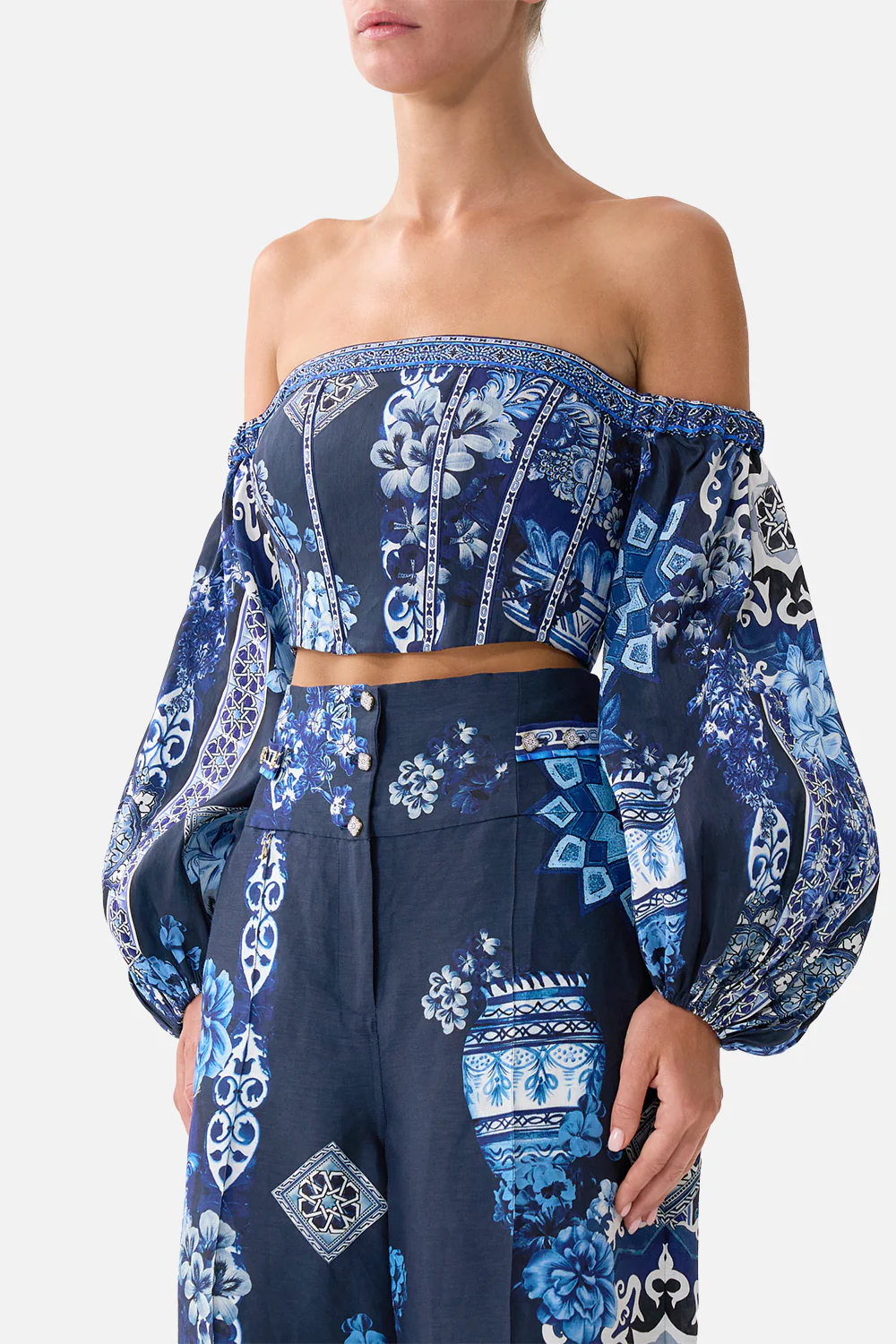 LONG SLEEVED CORSET CROP TOP A TILED WONDERLAND - Image 5