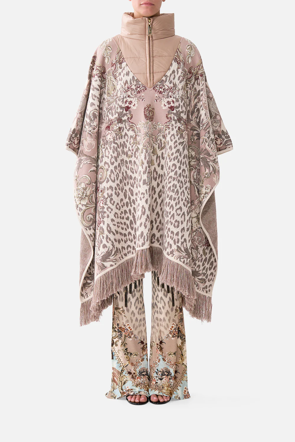 QUILTED COLLAR SHORT KNIT PONCHO ARANJUEZ ANIMALIA