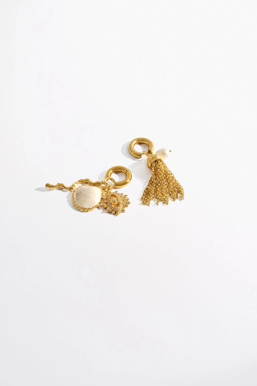 ENCHANTED OCEANIA ASYMMETRICAL DROP EARRINGS GOLD