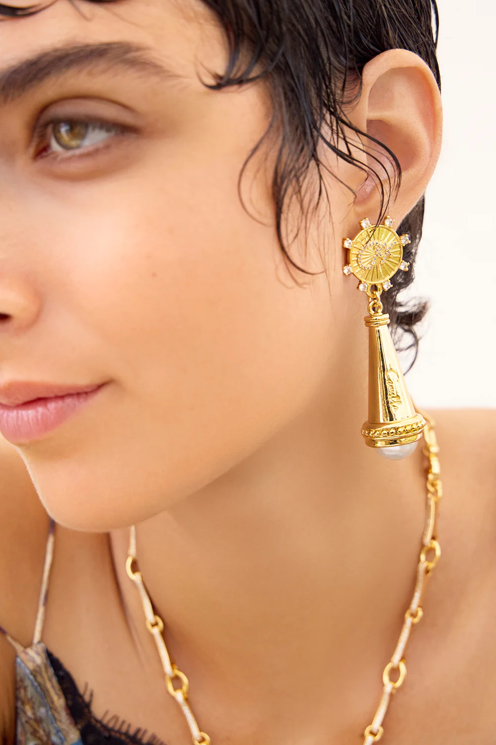 BOHEMIAN BABYLON ASYMMETRICAL CHARM EARRINGS GOLD - Image 2