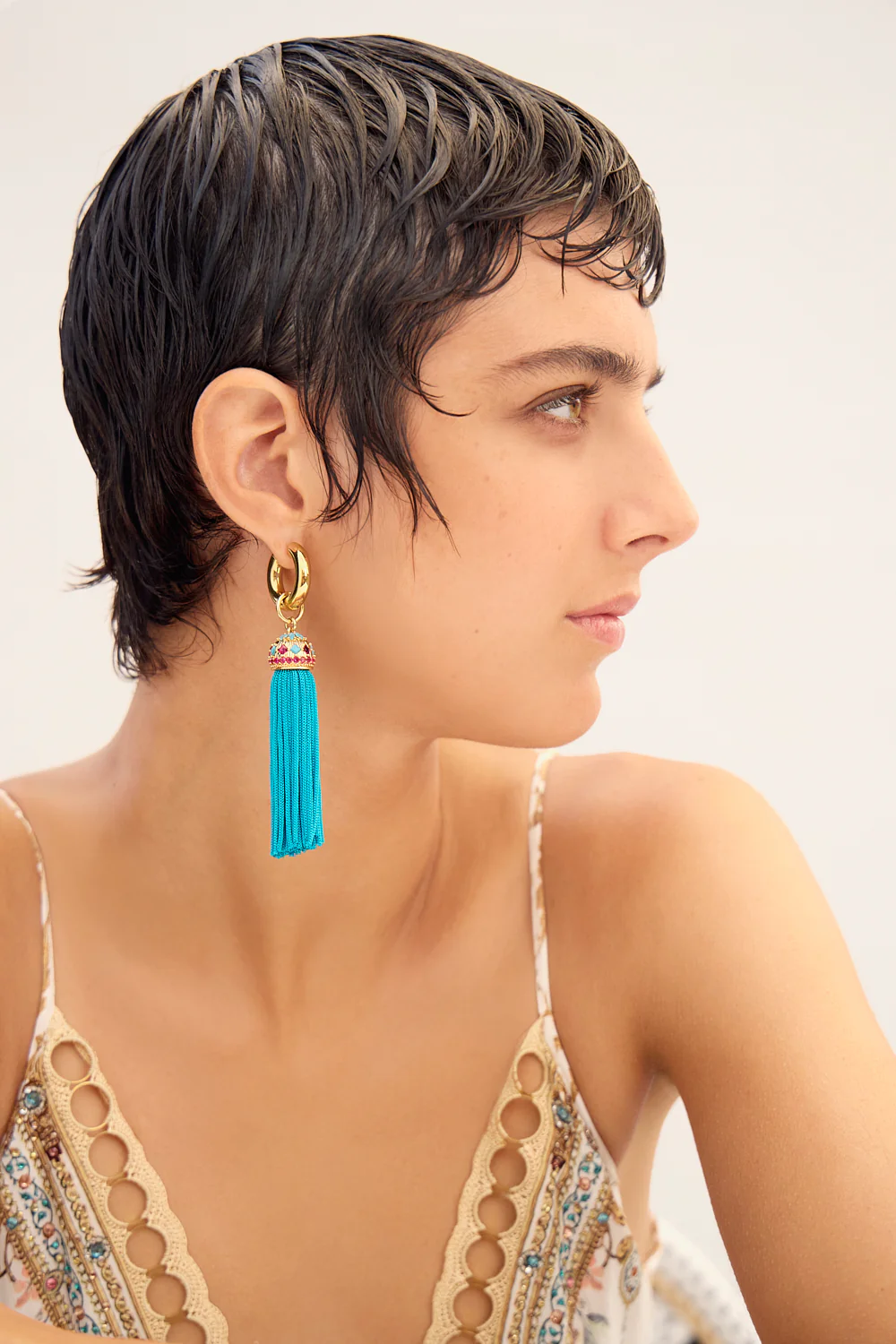 SULTANS, SCRIBES & SHAMANS TASSEL EARRINGS GOLD - Image 2