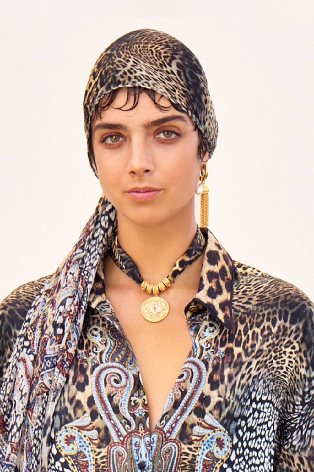 ENCHANTED OCEANIA SILK NECKLACE GOLD - Image 2