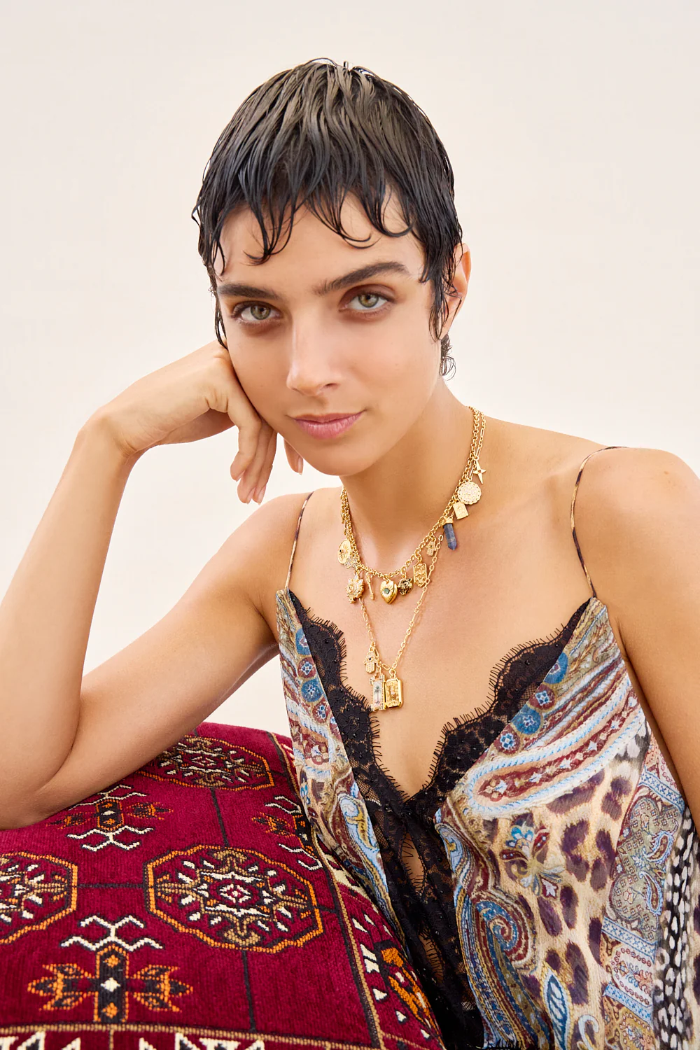 BOHEMIAN BABYLON CHARM NECKLACE GOLD - Image 3