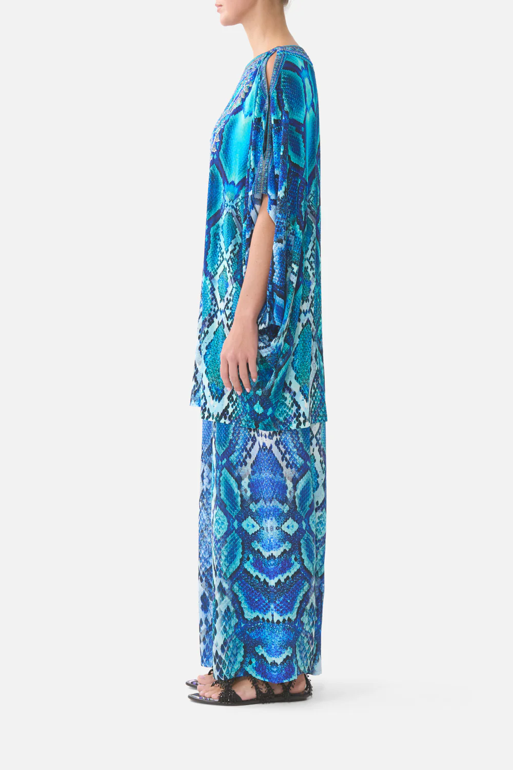 BAT SLEEVE KAFTAN WITH COLD SHOULDER THE SAPPHIRE SERPENT - Image 4
