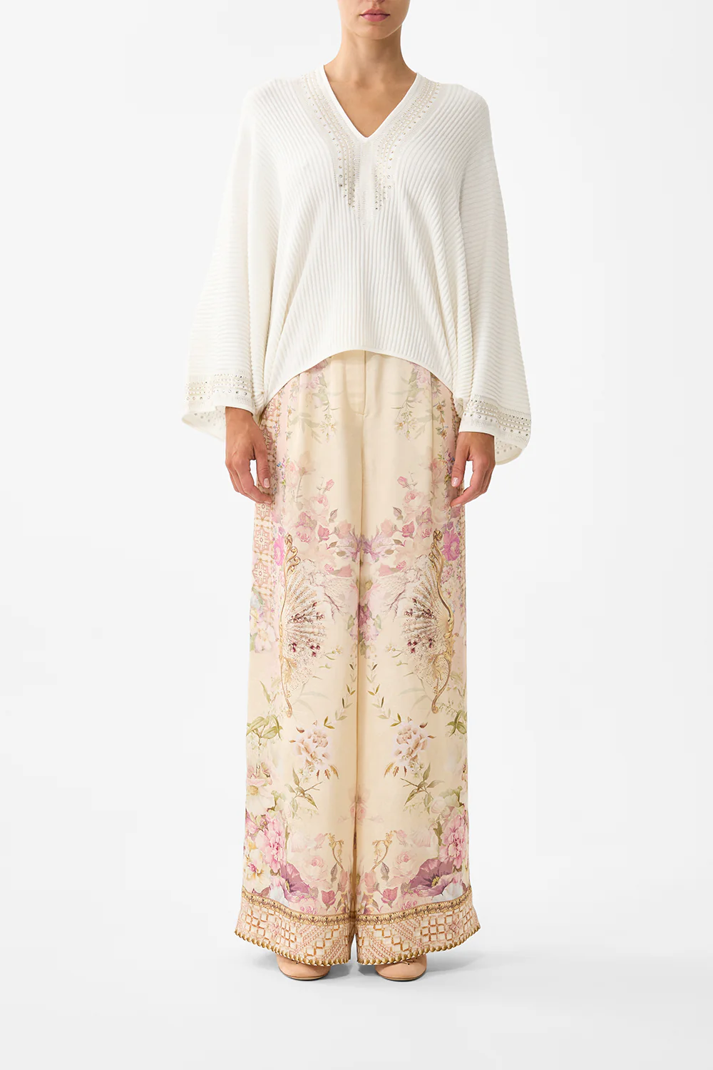 RELAXED V NECK KNIT TOP THE HUM OF THE ALHAMBRA