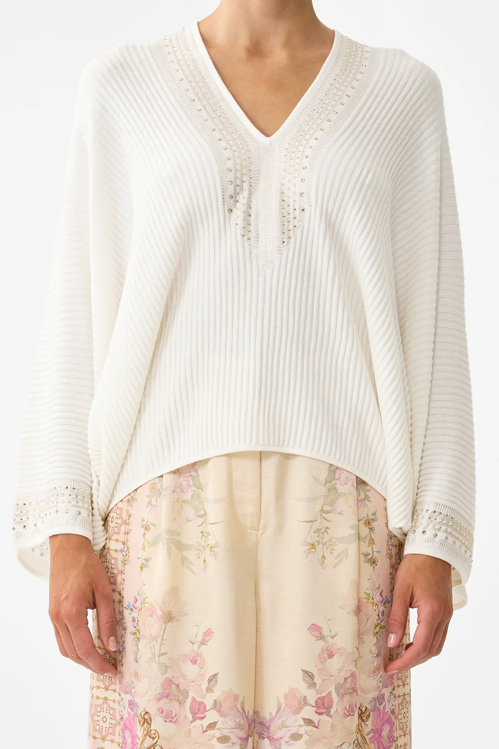 RELAXED V NECK KNIT TOP THE HUM OF THE ALHAMBRA - Image 6