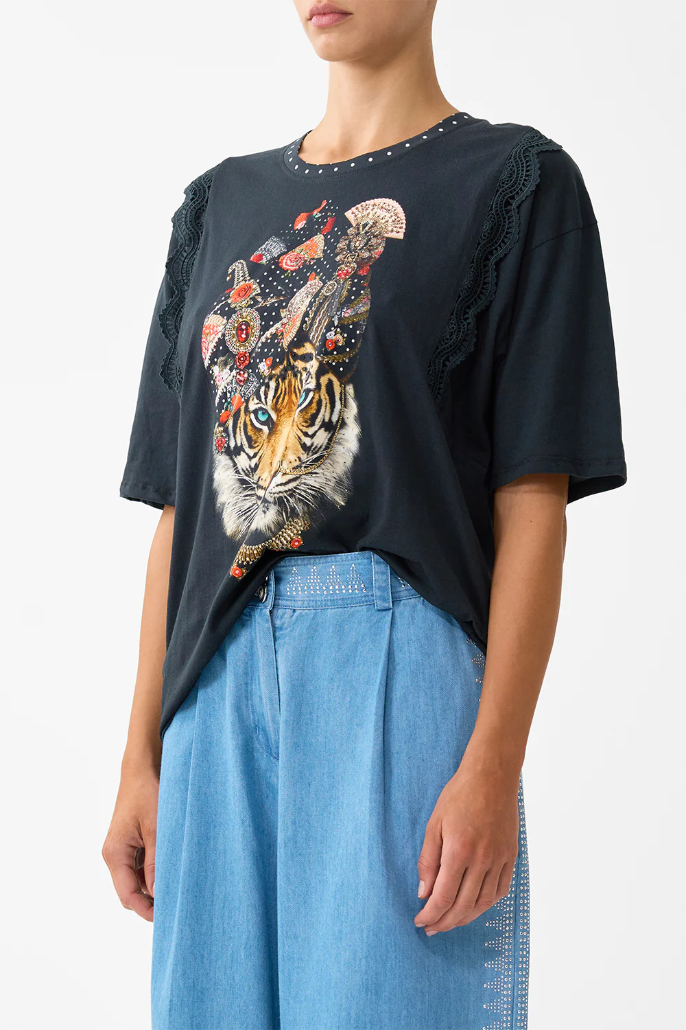 OVERSIZED TEE WITH LACE TRIM DAUGHTERS OF DUENDE - Image 5