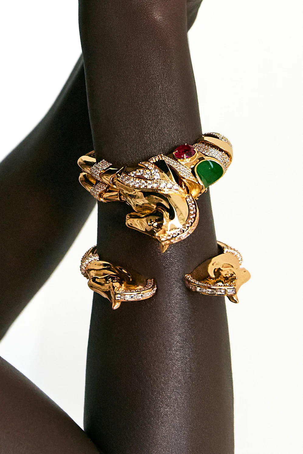 SAVAGE BEAUTY HORSE BRACELET GOLD - Image 6